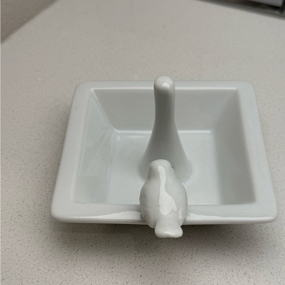 White Ceramic Porcelain Bird Ring Holder - Picture 6 of 10